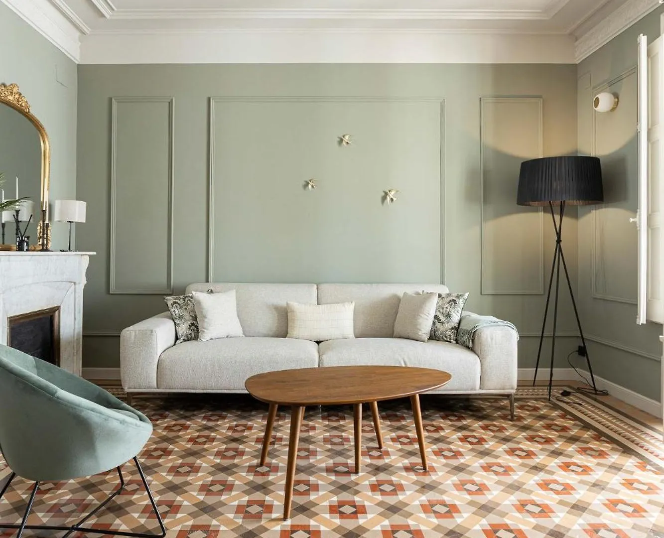 Spacious Stylish 4-Bedroom Modernist Apartment Barcelona