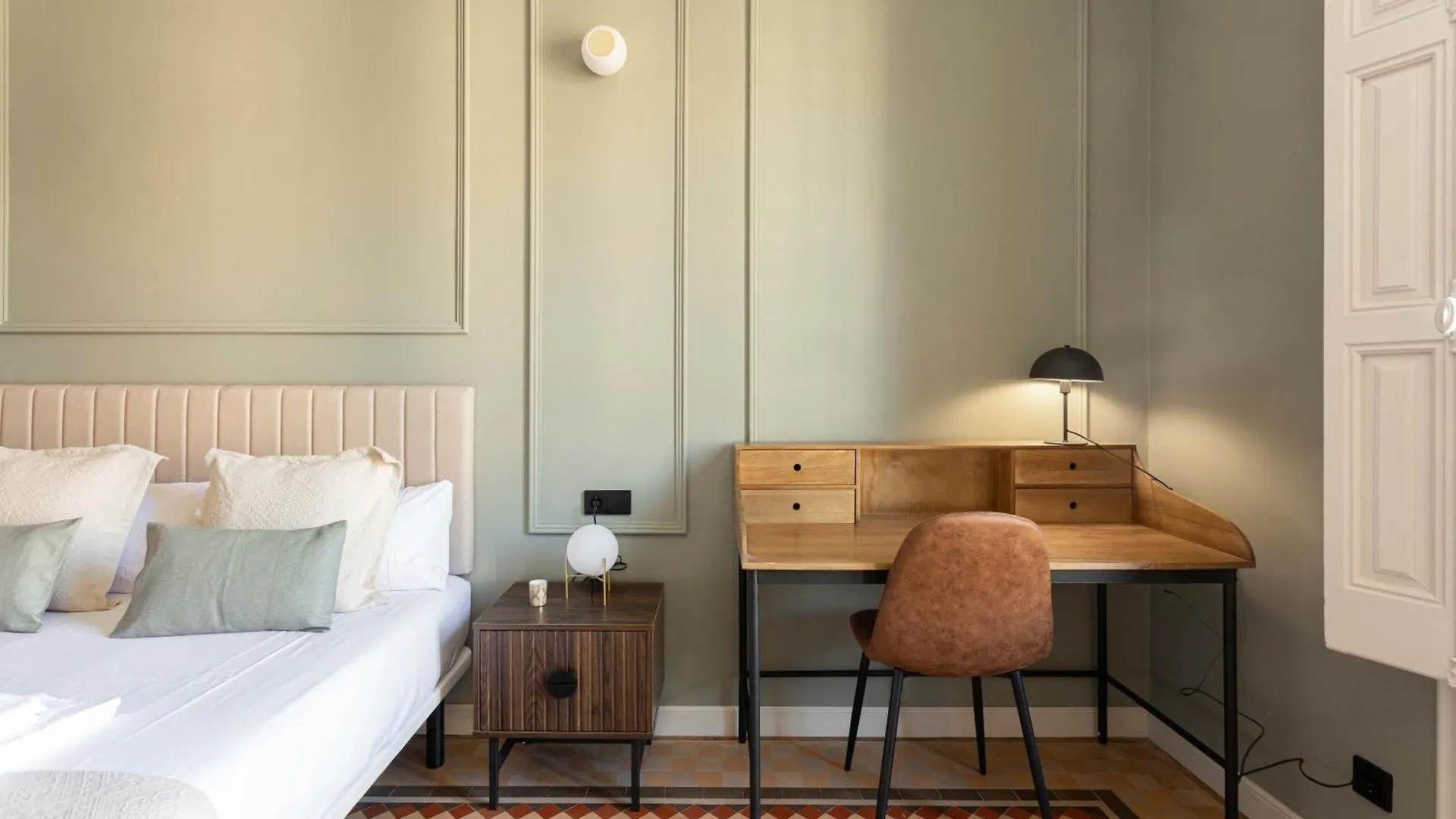 Spacious Stylish 4-Bedroom Modernist Apartment Barcelona 0*,