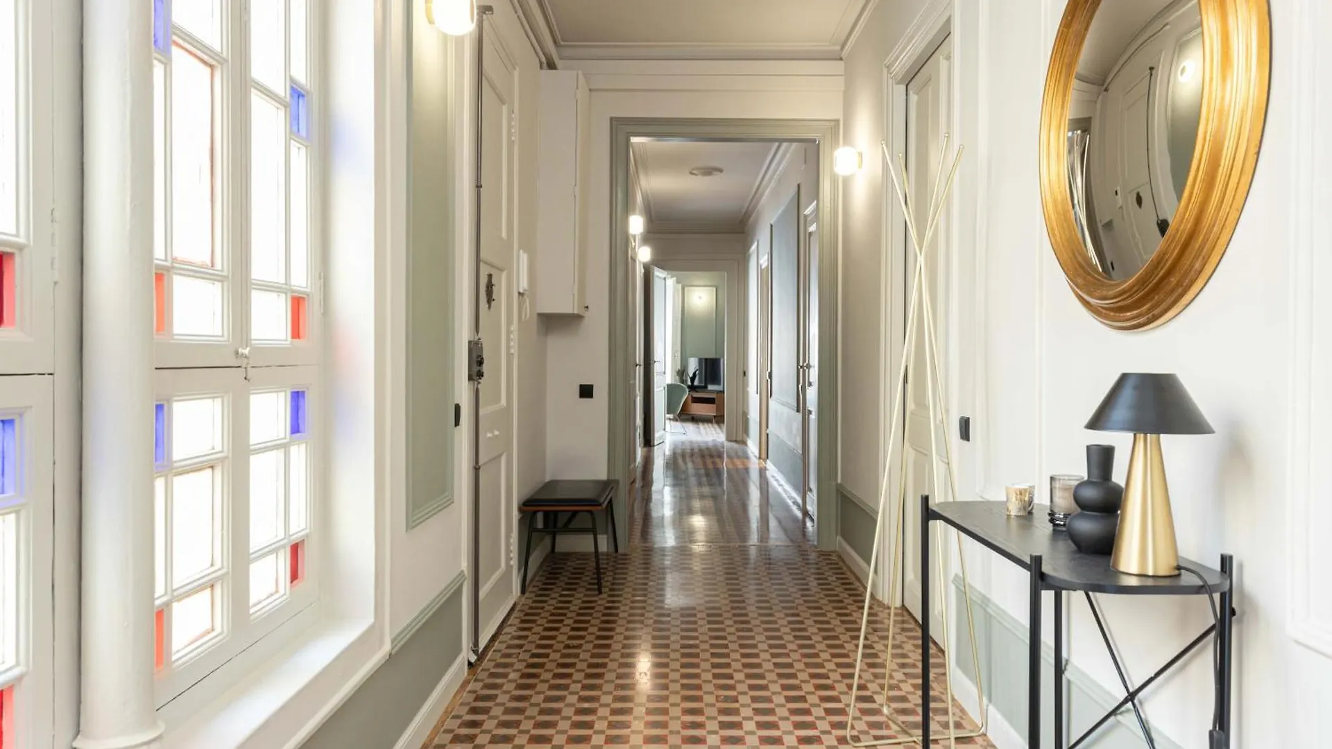 Spacious Stylish 4-Bedroom Modernist Apartment Barcelona 0*,  Spain