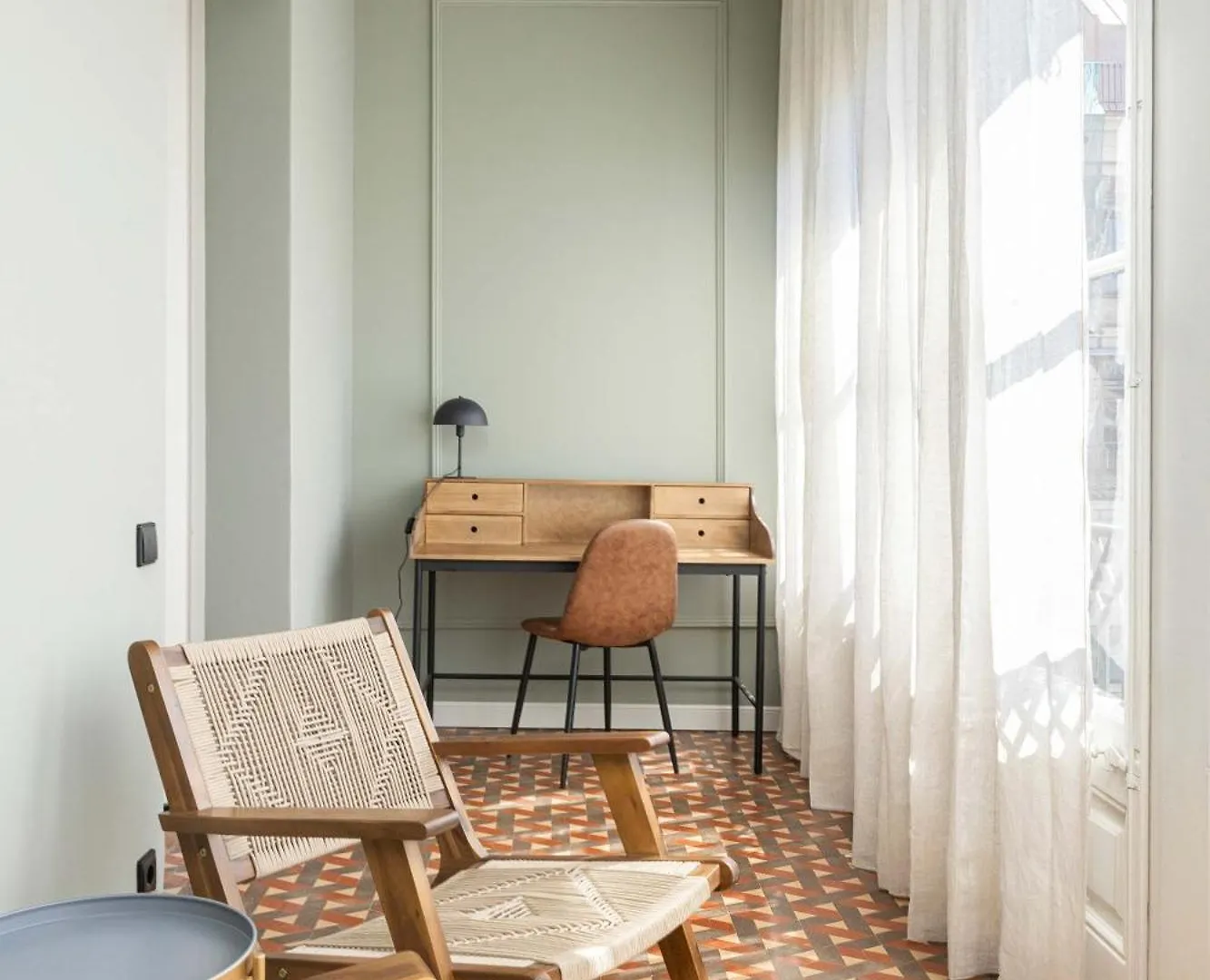 Spacious Stylish 4-Bedroom Modernist Apartment Barcelona Spain