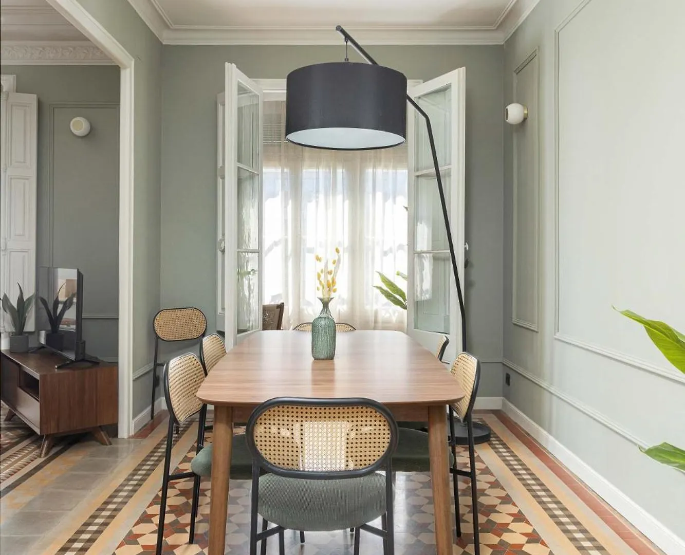 Spacious Stylish 4-Bedroom Modernist Apartment Barcelona 0*,  Spain