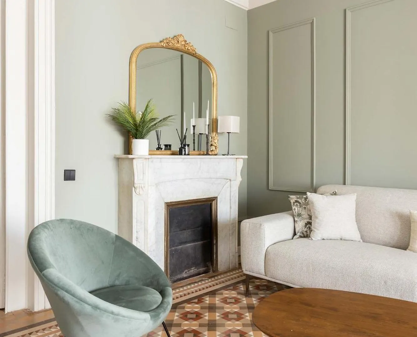 Spacious Stylish 4-Bedroom Modernist Apartment Barcelona 0*,  Spain